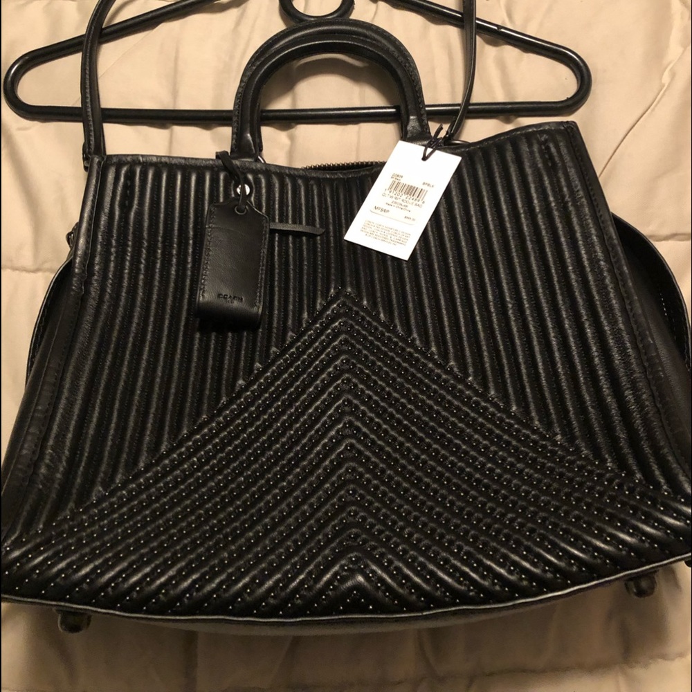 Authentic Coach crossbody/shoulder bag.